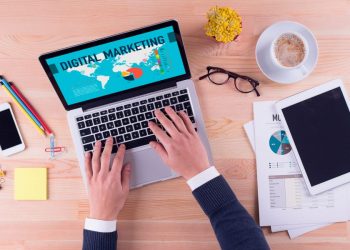 Cuatro mitos sobre la dimensión del digital en Perú