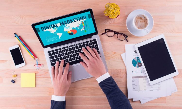 Cuatro mitos sobre la dimensión del digital en Perú