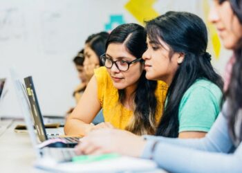 Innovación y equidad: qué necesitan las mujeres para prosperar en la industria tecnológica