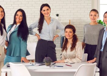 Visibilidad con propósito: por qué las mujeres deben alzar la voz en redes profesionales