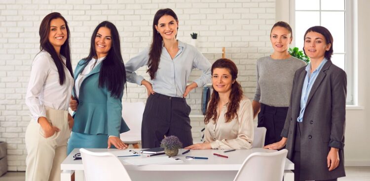 Visibilidad con propósito: por qué las mujeres deben alzar la voz en redes profesionales