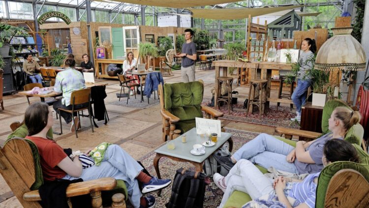 El valor de la conexión real: «The Offline Club»