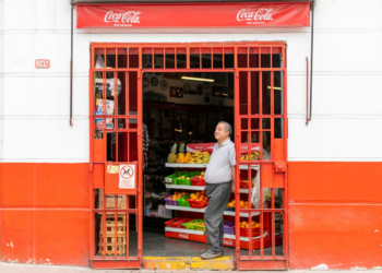La silenciosa batalla entre las tiendas de conveniencia y las bodegas de barrio