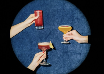 La fiesta ya no necesita alcohol, pero tiene que continuar